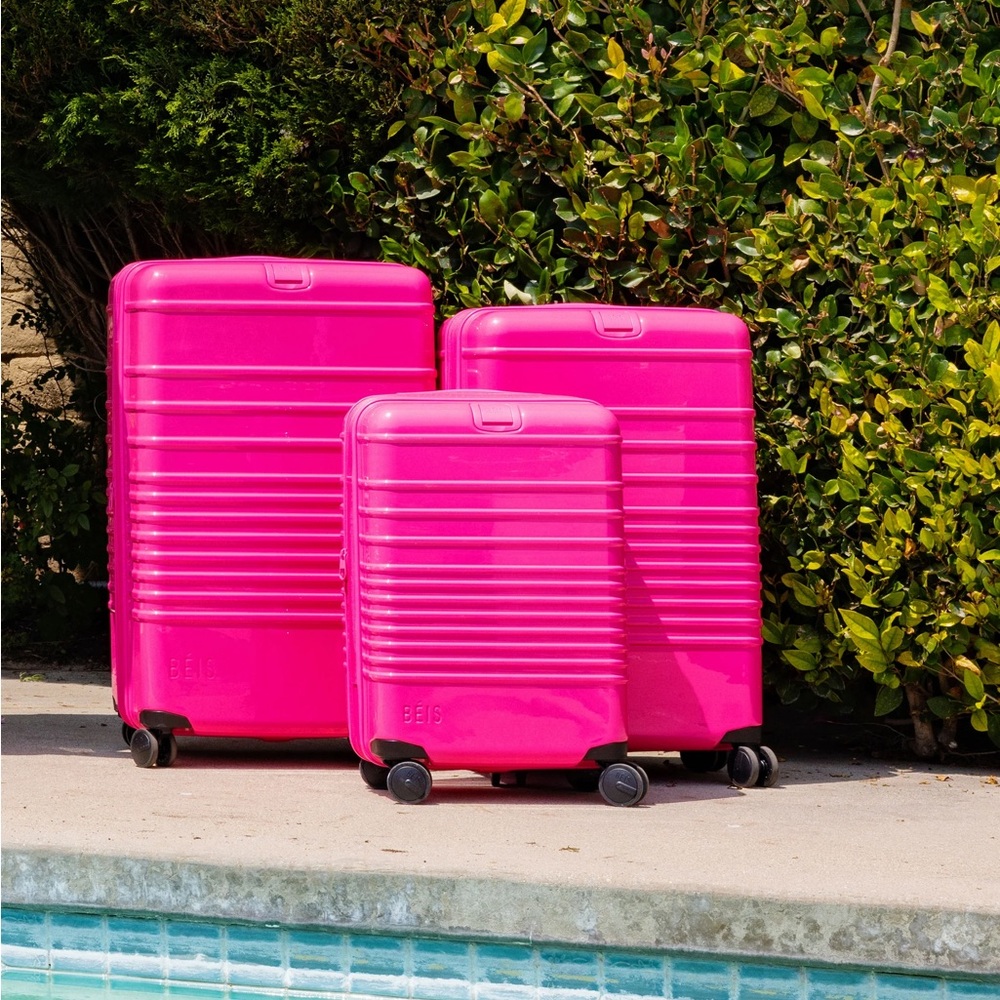 Beis Bundle The 29" and 26" Check-In Roller in Barbie Pink